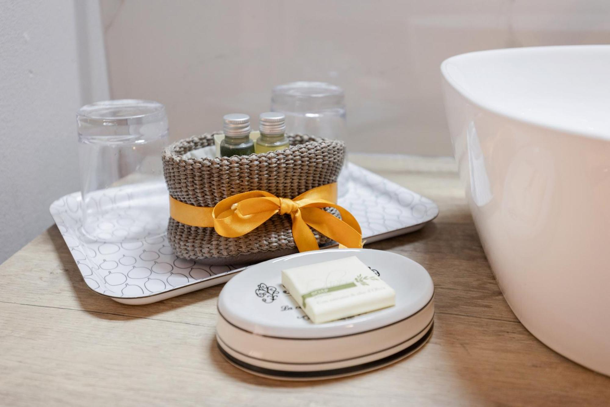 Bed and Breakfast Charming Сирмионе Экстерьер фото
