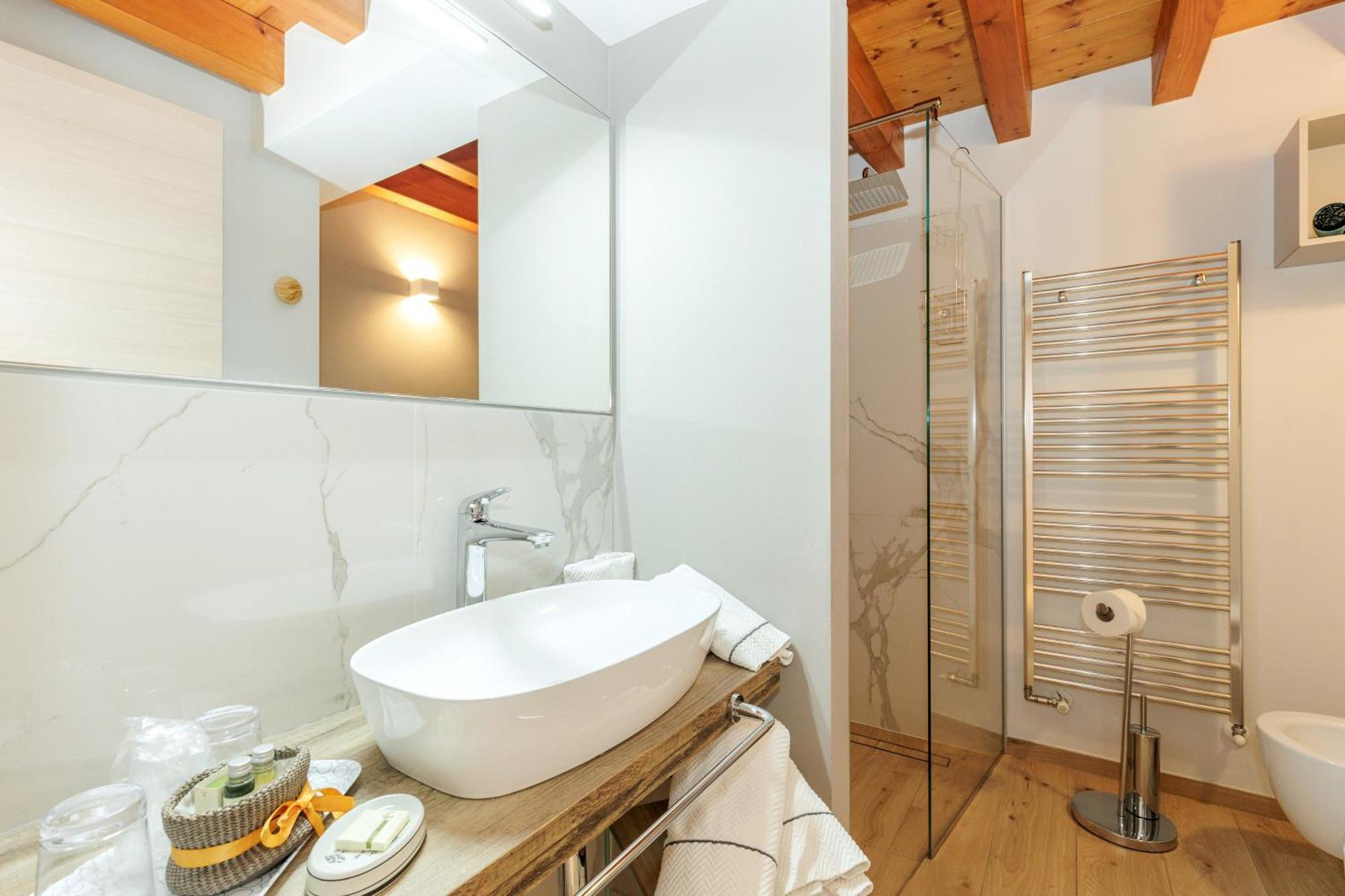 Bed and Breakfast Charming Сирмионе Экстерьер фото