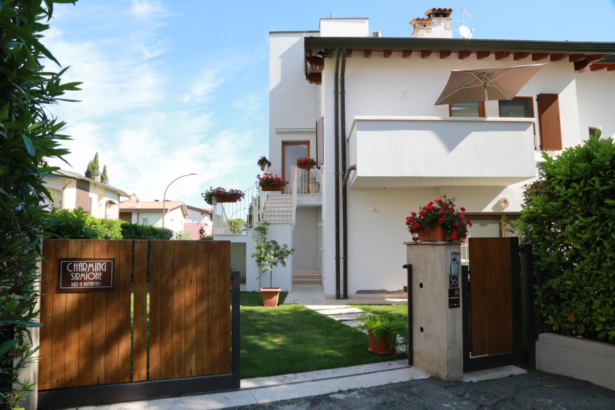Bed and Breakfast Charming Сирмионе Экстерьер фото